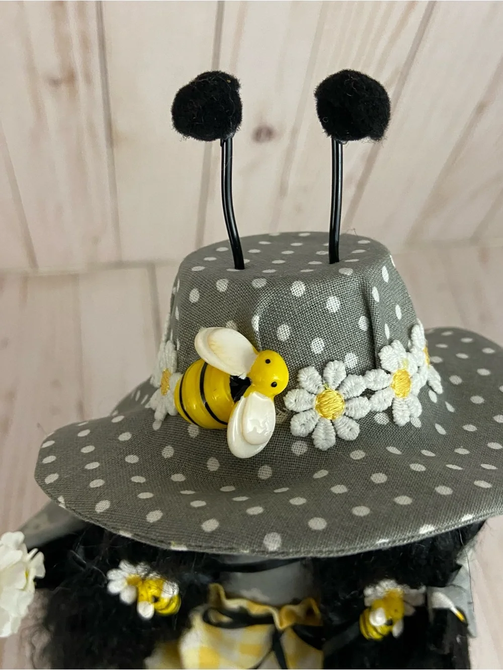 Handmade Sitting Bee Girl Gnome – Daisy Bumble Bee Shelf Sitter Decor - Picture 13 of 15